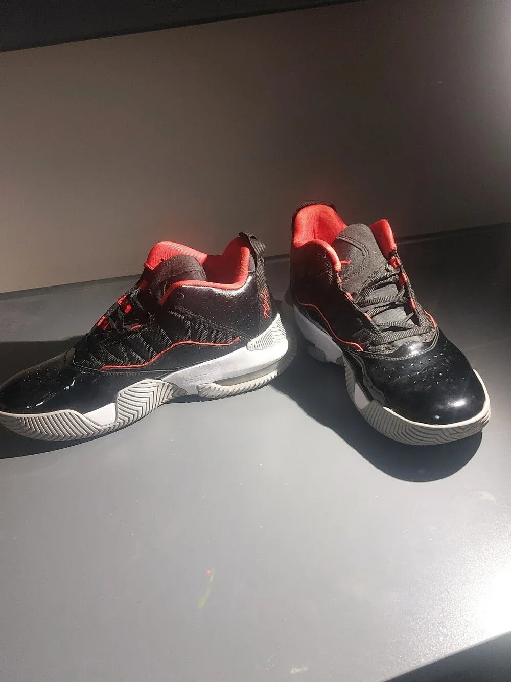 Nike black red